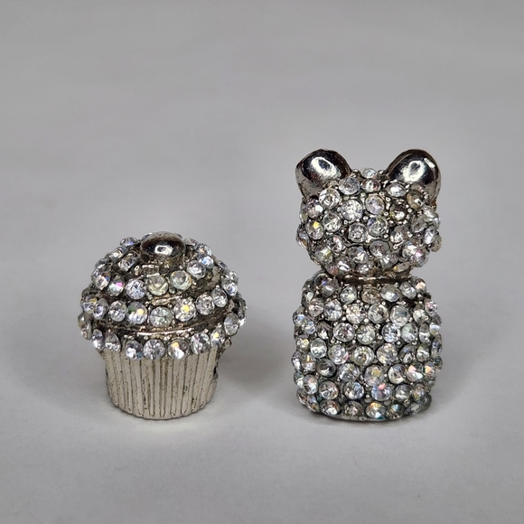 Crystal Rhinestone Encrusted Gummi Bear & Cupcake Metal Charm Beads - Picture 3 of 5